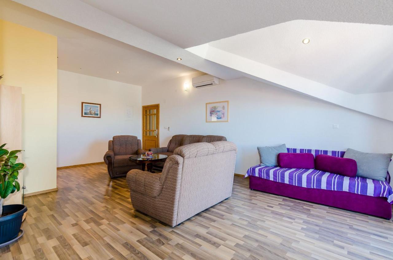 קאבטאט Apartments Zrno מראה חיצוני תמונה