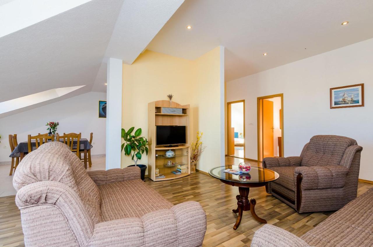 קאבטאט Apartments Zrno מראה חיצוני תמונה