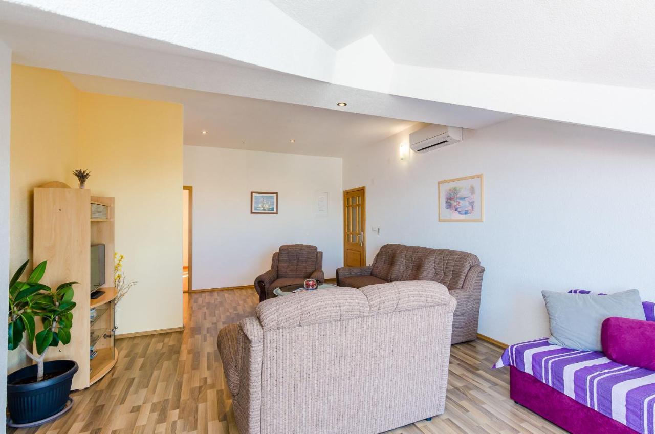 קאבטאט Apartments Zrno מראה חיצוני תמונה